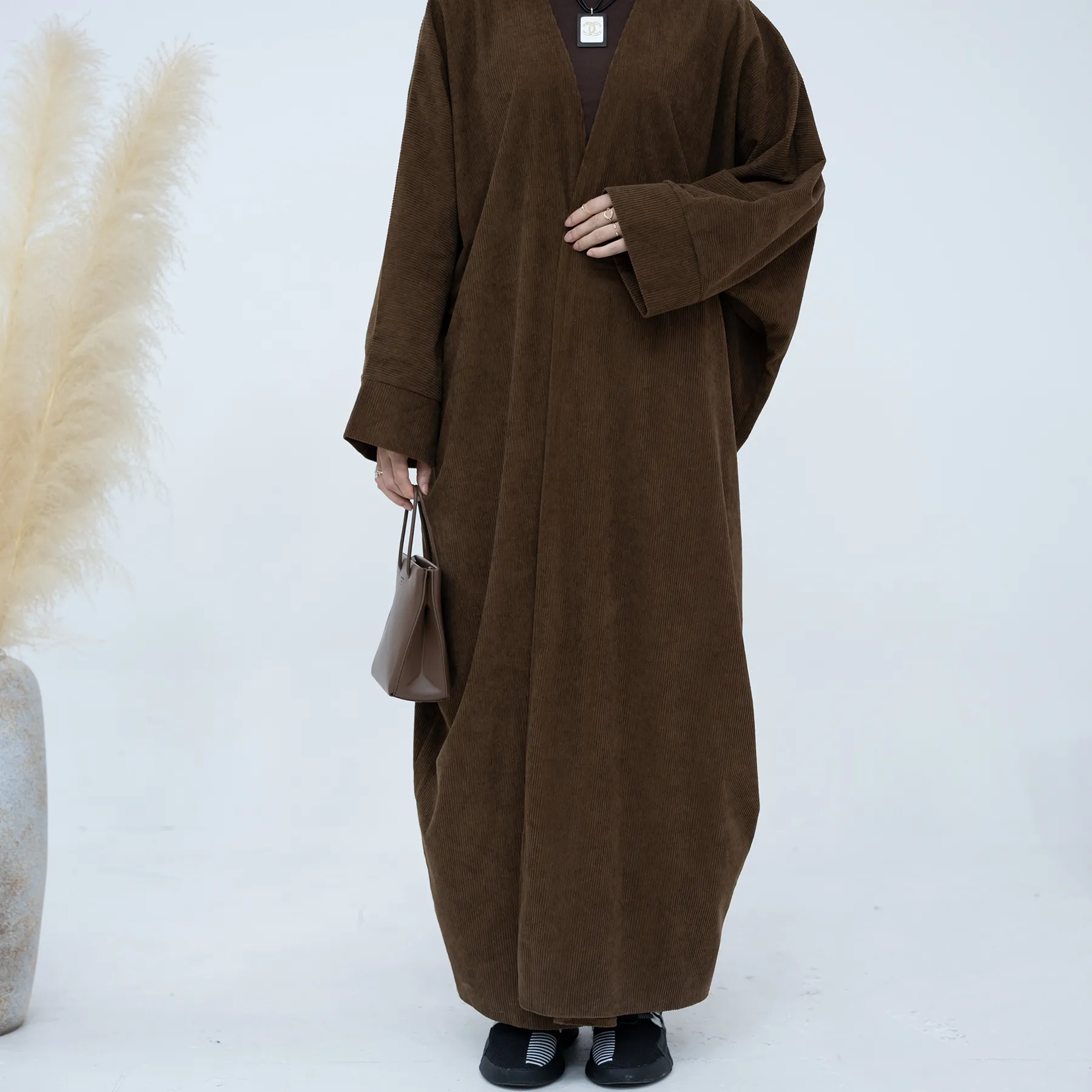 Caldo Loriya moda islamico abbigliamento invernale Abaya velluto a coste tessuto aperto Abaya turchia disegni abiti da donna Cardigan Plain Abaya