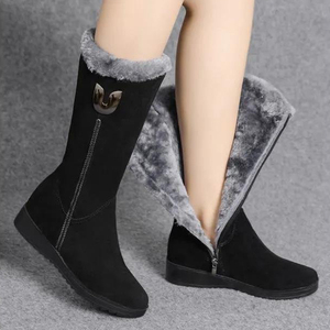 Женские зимние сапоги на танкетке - Product Image 4