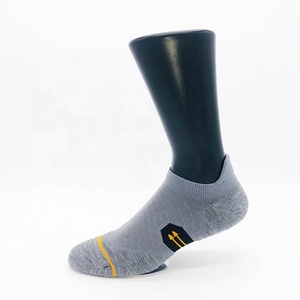Chaussettes de sport à logo personnalisé de haute qualité, chaussettes de course à <span class=keywords><strong>compression</strong></span> à coupe basse en nylon et polyester - Product Image 3