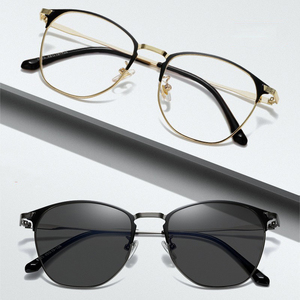 Lunettes de soleil unisexes rondes rétro dorées de haute qualité 2024, photochromiques gris clair, protection anti-lumière bleue, vente en gros - Product Image 1