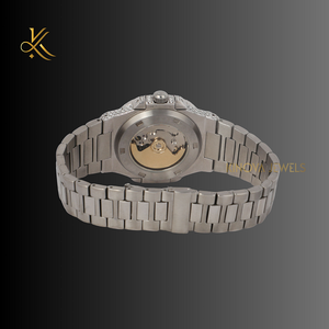 Exquisito reloj de diamantes Moissanite elaborado con precisión y lujo para aquellos que aprecian los relojes de calidad superior - Product Image 5