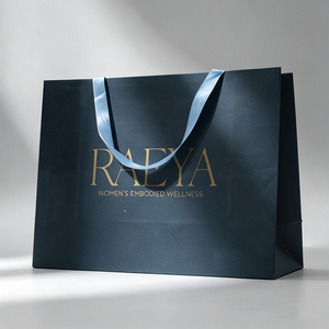 Sacs en papier personnalisés recyclables avec logo imprimé pour boutique de mariage, emballage de luxe, sacs cadeaux haut de gamme avec poignée en ruban - Product Image 4