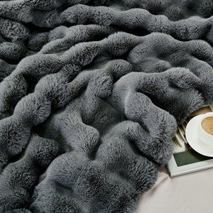 Zhengtai Poliéster <span class=keywords><strong>Super</strong></span> Soft Rabbit Faux Fur Cozy Fuzzy Warm Throw Mantas al por mayor - Product Image 5