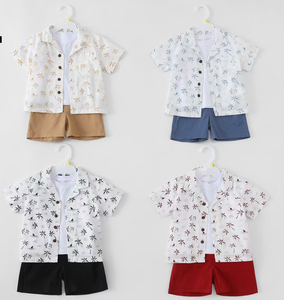 Ensemble de trois pièces pour garçons, chemises à manches courtes et shorts pour bébés garçons, tissu en coton tissé avec motif de fleurs et de feuilles - Product Image 1