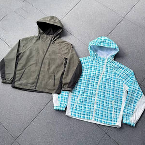 Manufacturer Custom <b>Waterproof</b> <b>Thin</b> Windproof Outdoor Hiking <b>Jackets</b> Nylon Zipper Windbreaker Hoodie Men - Product Image 3