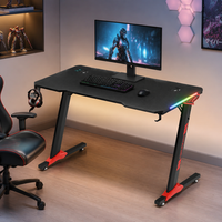 Bureau de travail ergonomique AOR conçu spécifiquement pour les compétitions d'e-sport, effet d'éclairage RVB, robuste et durable