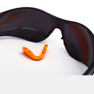 نظارات أمان رخيصة شفافة مضادة للخدش ومقاومة للغبار وحماية للعين بعدسات بلاستيكية مع شعار مخصص - Product Image 4