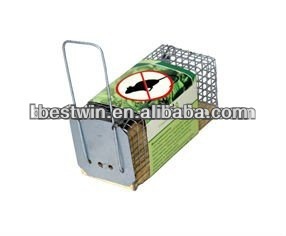 Petit piège de chasse réutilisable pour animaux sans cruauté Base en bois <span class=keywords><strong>Cage</strong></span> de piège à souris et à rats en treillis métallique - Product Image 5