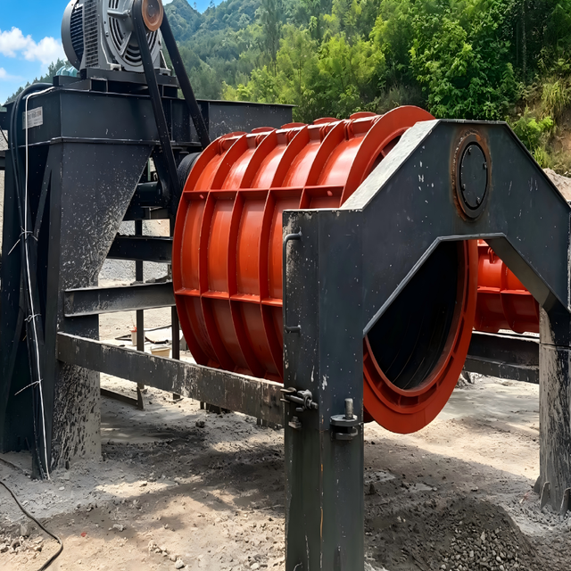 Huier Automatic Concrete Pipe Making Machine 45kw 380V Motor 800-1200mm Diameter 30-200mm Thickness for Precast Drain Pipe