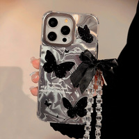 Coque de téléphone effet vague d'eau et papillon noir 14promax pour Apple 16, compatible iPhone 15 et 12 avec chaîne