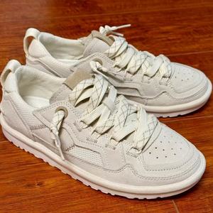 รองเท้าลำลองแบบผูกเชือก ดีไซน์หรูหรา สวมใส่สบาย สำหรับผู้ชายและผู้หญิง คอลเลคชั่นใหม่ ต้นฤดูใบไม้ผลิ 2026 - Product Image 4