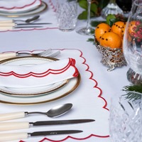 Alas Meja Natal Linen Buatan Tangan Dapat Digunakan Kembali Penyerap Air Retro Mewah Pesta Latar Belakang Putih Merah