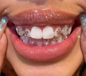 Bijoux de dent en cristal <span class=keywords><strong>dentaire</strong></span> de beauté <span class=keywords><strong>diamant</strong></span> ornements de cristaux pierres précieuses de dent - Product Image 5