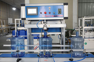 Máquina de prueba de fugas al vacío para bidones de 5L, 10L, 25L, 20L y barriles de 5 galones, para detección de fugas en botellas vacías de HDPE y PET - Product Image 5