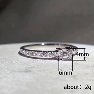 Anello con Design Geometrico Rettangolare Elegante per Donne - Product Image 5