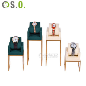 SHERO luxe Logo personnalisé porte-oreiller en bois en cuir montre présentoir fenêtre ensemble présentoir montre plateau - Product Image 2