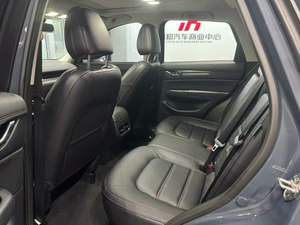 <span class=keywords><strong>Mazda</strong></span> <span class=keywords><strong>CX</strong></span>-<span class=keywords><strong>5</strong></span> <span class=keywords><strong>2022</strong></span> <span class=keywords><strong>2.0</strong></span> 2WD, Volante a la Izquierda, Edición Elegante e Inteligente, Asientos de Cuero, Interior Oscuro, Neumáticos R17, Techo Solar, SUV Usado - Product Image 5