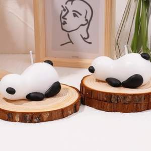 Grandes bougies chauffe-plat parfumées au design mignon de panda endormi pour la décoration intérieure, la table à manger et la chambre à coucher pour Noël et les vacances - Product Image 3