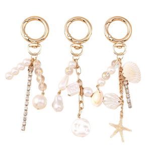 Nouveaux bijoux vintage européens et américains transfrontaliers |   Porte-clés en nacre |   Porte-clés perlé haut de gamme tendance, cadeau idéal - Product Image 1