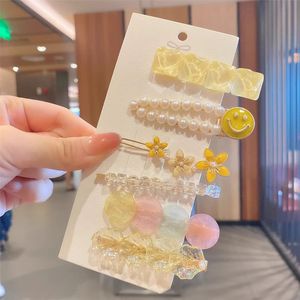 Pince à cheveux transparente en forme de coquillage ondulé avec perles et smiley, pince latérale estivale fraîche, pince irrégulière en forme d'étoile de mer pour cheveux rebelles - Product Image 2