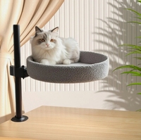 Lit pour chat à fixation sur bras de bureau avec structure métallique, perchoir rond texturé en textile monté sur bureau, hamac surélevé pour chat pour la maison