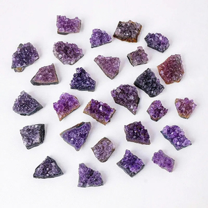 Venta al por mayor geodas naturales Piedra en bruto amatista racimo mini cristal geoda amatista para la curación de Reiki - Product Image 1