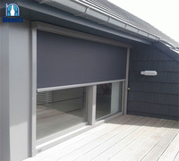 Persiana enrollable eléctrica exterior personalizada con función antiviento para balcón y protección solar