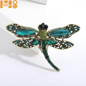 Nouvelle broche <span class=keywords><strong>libellule</strong></span> au design personnalisé en alliage et strass, accessoire vestimentaire polyvalent, vente en gros - Product Image 5