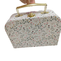 Valise en carton personnalisée en gros pour enfants, boîte cadeau bébé, boîtes en papier recyclé avec doublure en éponge, gaufrage et logo personnalisé
