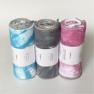 Serviette de yoga en daim personnalisée certifiée GRS, antidérapante avec points de préhension améliorés, douce et absorbante pour la gym, le Pilates et le Hot Yoga - Product Image 5