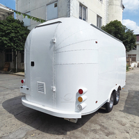 Camions de restauration, food trucks, petits camions à hamburgers, camions à café, restaurants mobiles, remorques de traiteur, Piaggio Food Truck