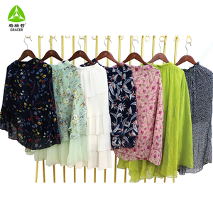 ขายร้อน เสื้อผ้าแบรนด์เกรเซอร์คุณภาพสูง กระโปรงผู้หญิงผ้าฝ้าย 100% สำหรับฤดูร้อน ขายส่งจำนวนมาก เสื้อผ้ามือสองจากกวางตุ้ง บรรจุเป็นเบล - Product Image 3