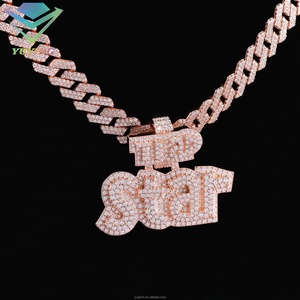 Colgante Personalizable de Plata de Ley 925 Chapado en Oro con Moissanita de Corte Brillante, Estilo Hip Hop con Diamantes Iced - Product Image 3