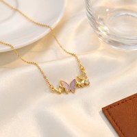 Colliers micro-incrustés tendance en gros avec des designs frais et des chaînes délicates pour la clavicule