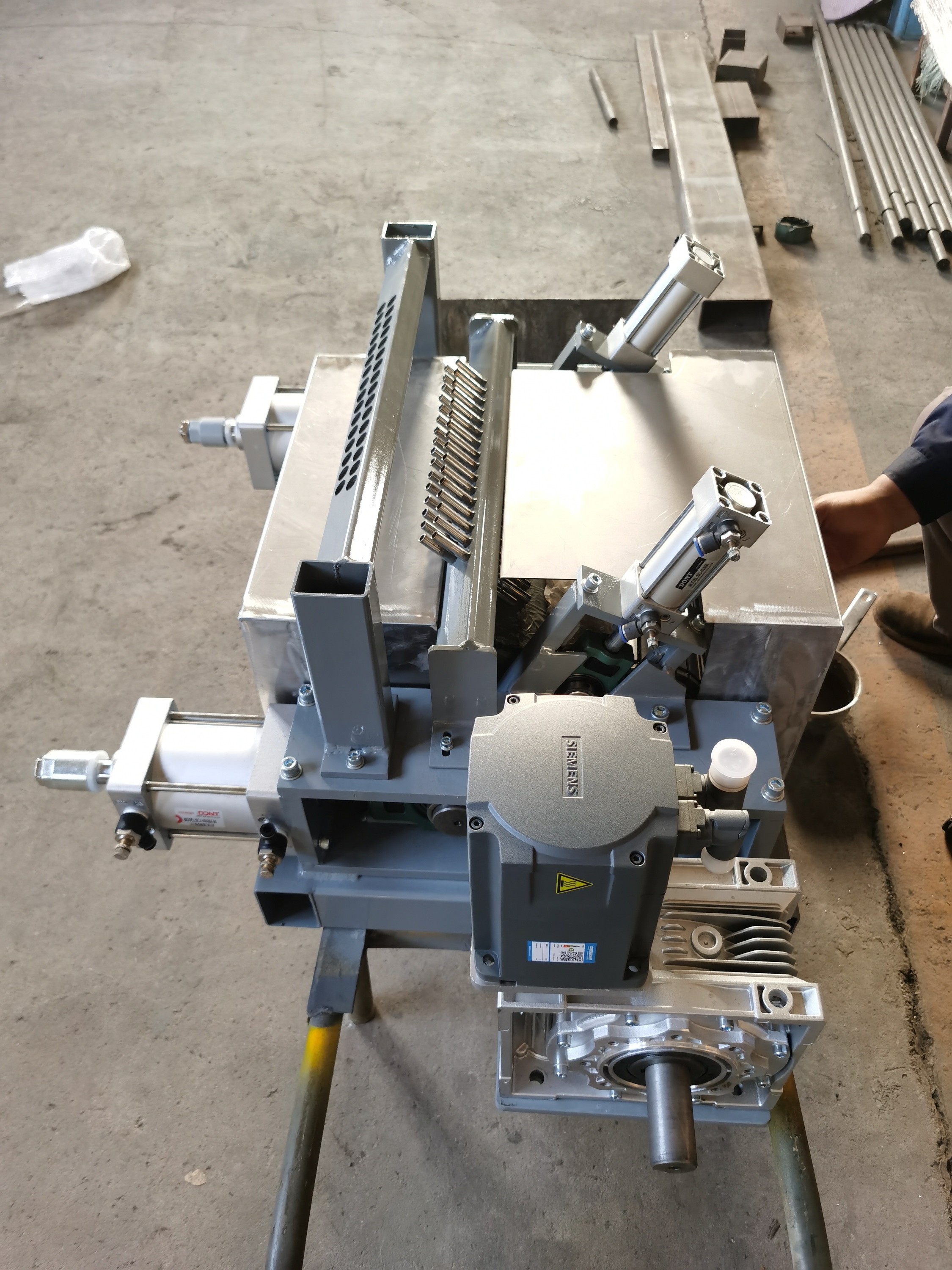 How to Choose the Best CMC Glass Cutting Machine: A Complete Buyer's Guide