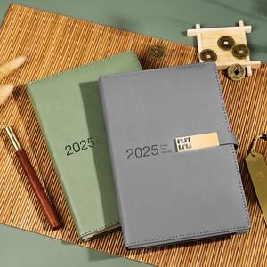 2025 A3 <span class=keywords><strong>calendrier</strong></span> <span class=keywords><strong>livre</strong></span> Logo personnalisé gravure en cuir cahier à couverture rigide avec poinçonnage fonction plan quotidien <span class=keywords><strong>calendrier</strong></span> annuel - Product Image 4