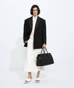 Bolso de Mano Bottega BV Barbara con Cierre Abierto y Silueta Elegante, Hecho con Tela Intrecciato y Cuero Nappa Flexible Veneta - Product Image 5