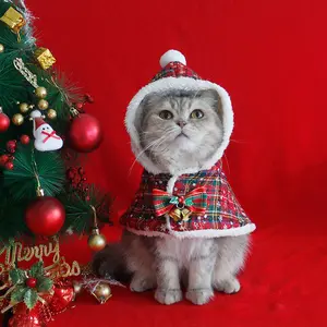 2023ชุดสำหรับสุนัขลูกแมวชุดคริสต์มาสเสื้อคลุมแมวสีแดงดีไซน์เนอร์เสื้อผ้าสุนัข