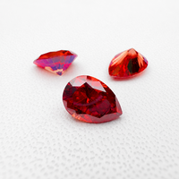 Moissanita suelta con forma de pera, recubierta de rojo, 0.5-3CT, con patrón de corazones y flechas, color Sangre de Pichón, certificada por GRA, venta al por mayor directa de fábrica para engaste.