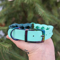 Fabrication d'accessoires pour animaux de compagnie avec logo de couleur personnalisé réglable macramé main PVC Paracord animal de compagnie étanche collier pour chien ensemble