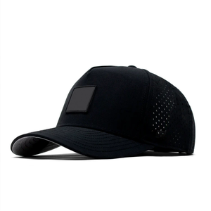 Sombrero de Golf impermeable con corte láser personalizado de viaje para hombre, gorras de béisbol de rendimiento de poliéster de 5 paneles con parche de goma de PVC - Product Image 6