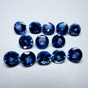 Lot de 13 pierres précieuses Tanzanite de qualité 3A, 7 mm, 20 carats, facettées rondes, qualité supérieure, meilleur prix de gros GEMFORTE INC - Product Image 1