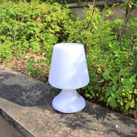 Lampe de table LED rechargeable moderne style atmosphère lounge abat-jour blanc capteur plastique PE à distance pour chambre à coucher appartement utilisation