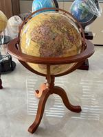 Globe mondial en bois antique de 42cm pour présentoir de cadeau de décoration de meubles