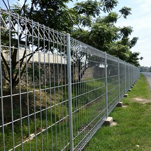 Clôture en fil métallique de sécurité de haute qualité, robuste et personnalisée, panneaux de clôture en fil BRC, clôture en panneaux de maille soudée BRC à bord roulé - Product Image 1