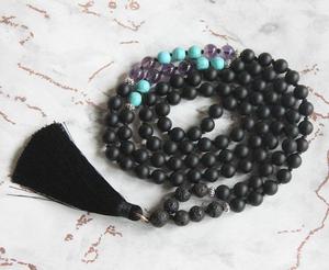 Hermoso collar de cuentas hecho a mano con borla - Product Image 1