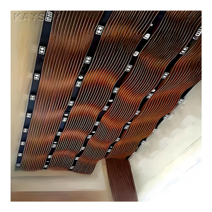 <span class=keywords><strong>Faux</strong></span> <span class=keywords><strong>plafond</strong></span> en aluminium ondulé 3D au design moderne <span class=keywords><strong>Lames</strong></span> de <span class=keywords><strong>plafond</strong></span> linéaires à déflecteur Panneau métallique suspendu pour les magasins d'aéroport et les centres commerciaux - Product Image 2