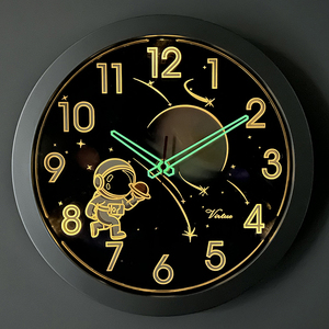 Nouvelle horloge murale à LED avec lumière nocturne 2023, luminosité réglable, sensible à la lumière, silencieuse, fonctionnant sur piles - Product Image 2