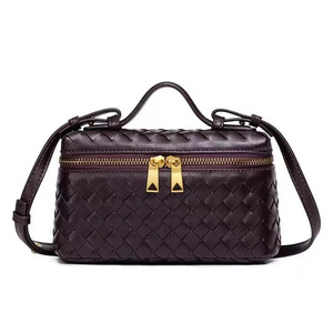 Bolso de Mano Tejido a Mano de PU para <span class=keywords><strong>Mujer</strong></span>, Mini Bolso Bandolera, Bolso de Mano de 20 cm, Moderno y a la Moda, OEM Personalizado 	 bolsa - Product Image 2