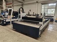 2KW 1.5KW 3KW açık tek masa üreticisi lazer kesme makinesi IPG sac lazer kesme makinesi